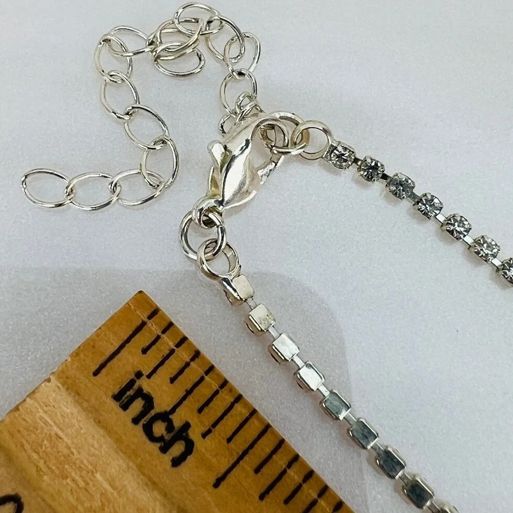 Elegant Lightweight Silvertone Bling Chain V-Neck Necklace